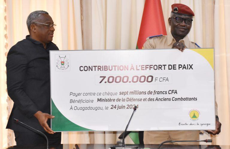 Contribution à l&rsquo;effort de paix: la Maison de l’Entreprise du Burkina Faso, solidaire des VDP et des FDS